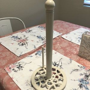 White shabby Chic paper towel holder